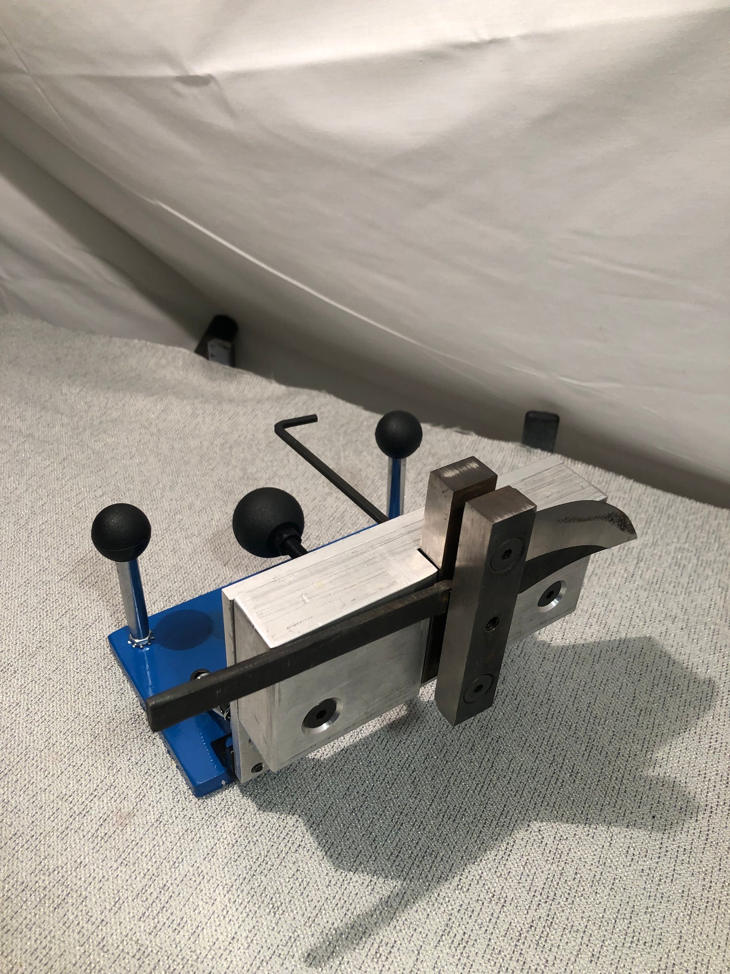 The EzFlip bevel jig, 2x72 grinder accessory's, assisted bevel grinding, adjustable angle, belt knife sharpener jig, plunge lines are inline