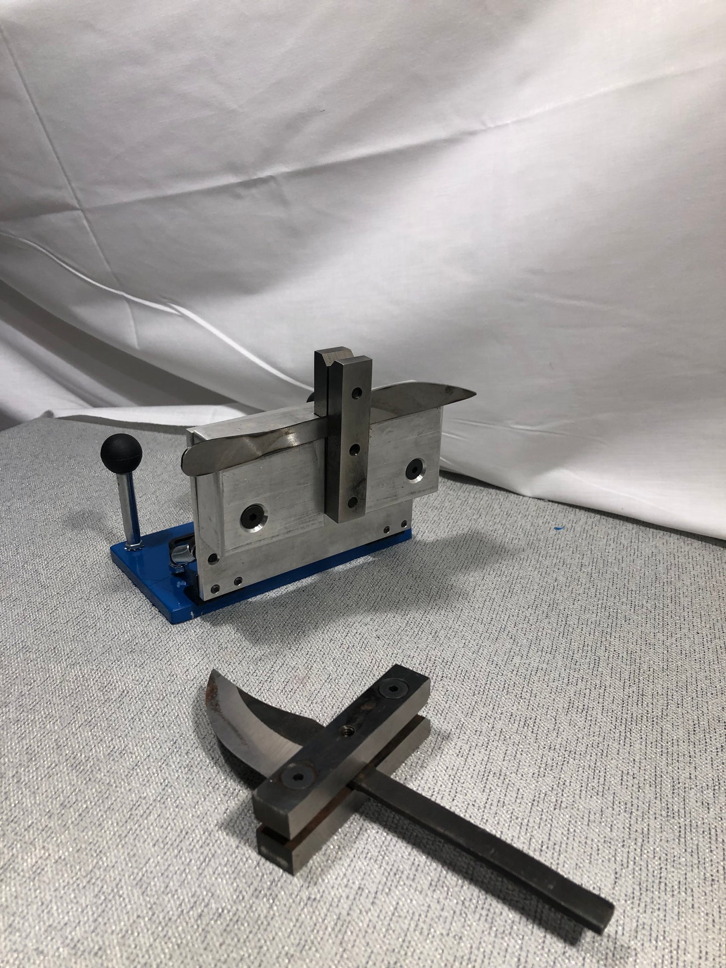 The EzFlip bevel jig, 2x72 grinder accessory's, assisted bevel grinding, adjustable angle, belt knife sharpener jig, plunge lines are inline